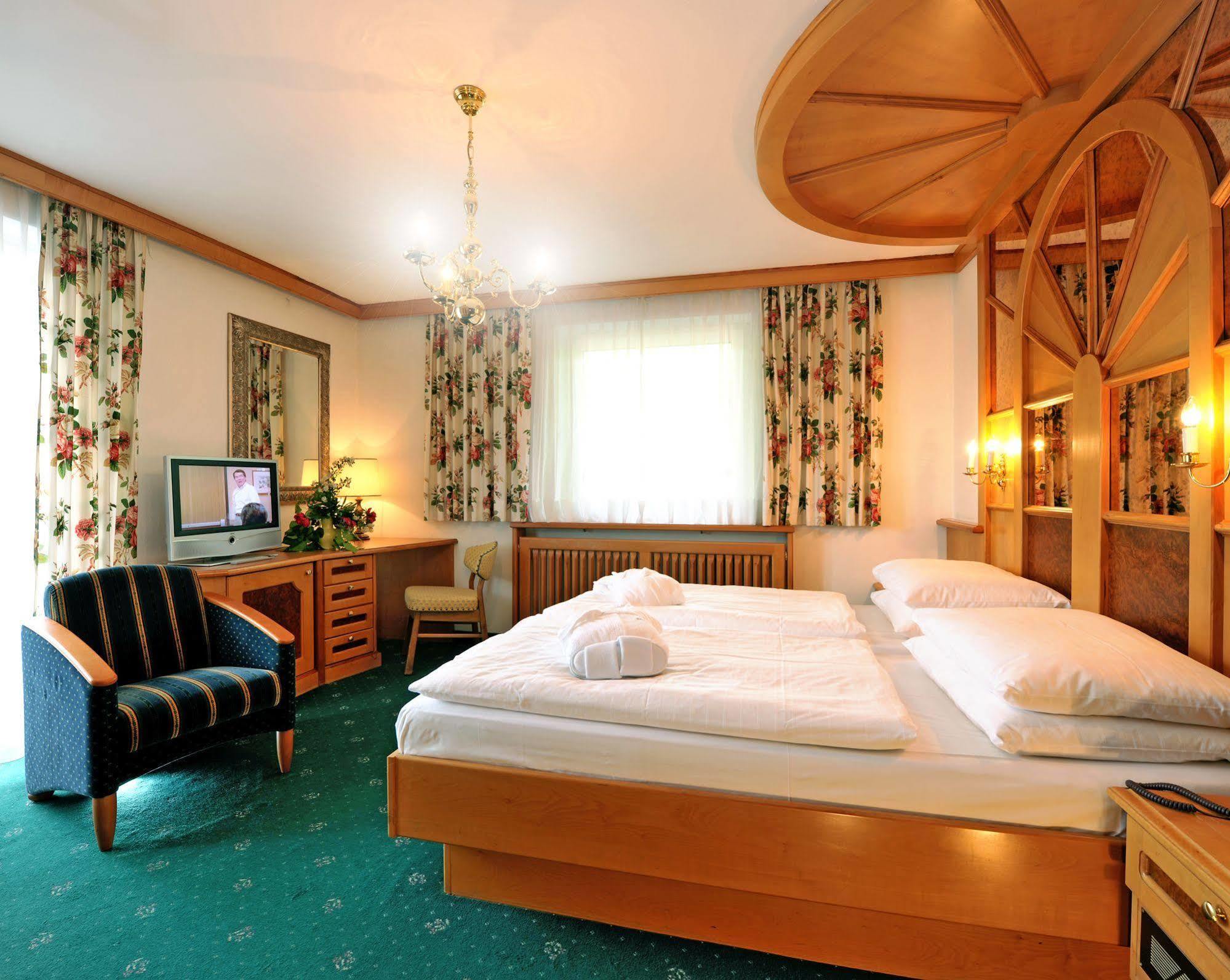 Hotel Tauernblick - Thermenhotels Gastein バート・ホーフガシュタイン エクステリア 写真